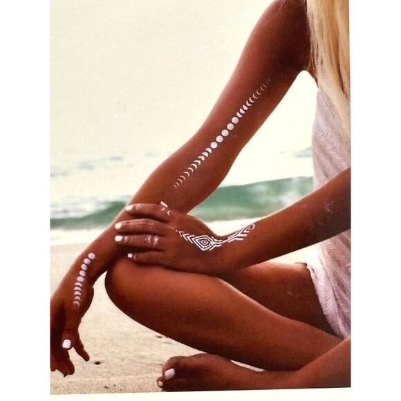 Flash Tattoos Lunar Love Authentic Metallic Temporary Tattoos 4 Sheet Pack - Picture 4 of 12